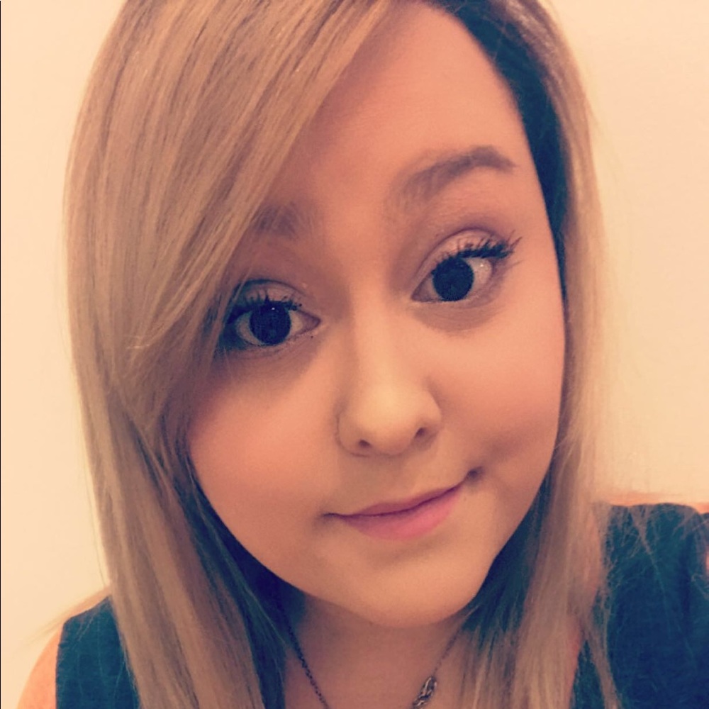 Meet your Posher, Melissa